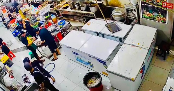 Nam nhân viên bếp vác dao chém đồng nghiệp nguy kịch ở TP.HC