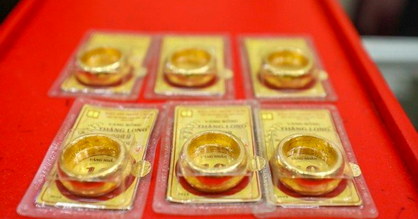 "Lần đầu tiên tôi rút tiết kiệm để mua vàng và kết quả"