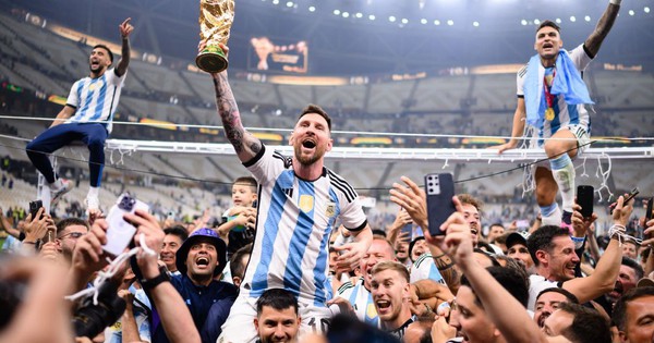 Tại sao mọi người bỗng dưng "mê" bóng đá mỗi khi World Cup đ