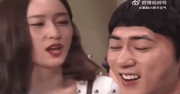 Krystal rũ bỏ hình tượng "công chúa băng giá" nhưn