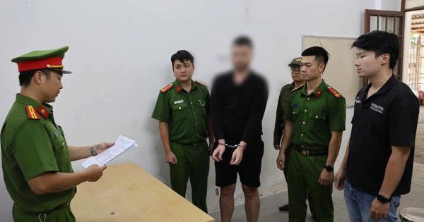 Khởi tố người nước ngoài đập phá quán cà phê ở trung tâm Đà 