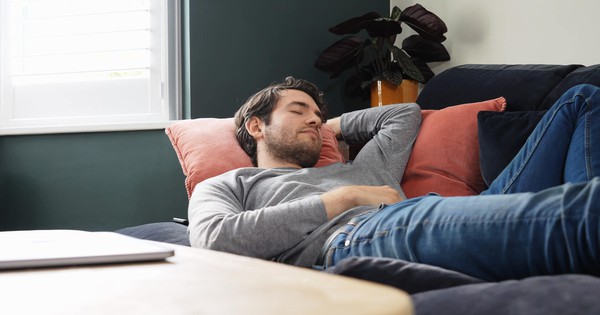 Ngủ trưa có hại nhiều hơn có lợi? Lý giải chi tiết từ Trường