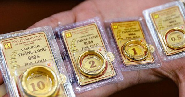 Người mua vàng lúc 18 triệu đồng/ chỉ nên làm gì?