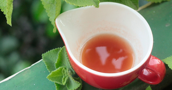 Làm trắng đầu gối, khuỷu tay chỉ trong 5' với cà chua