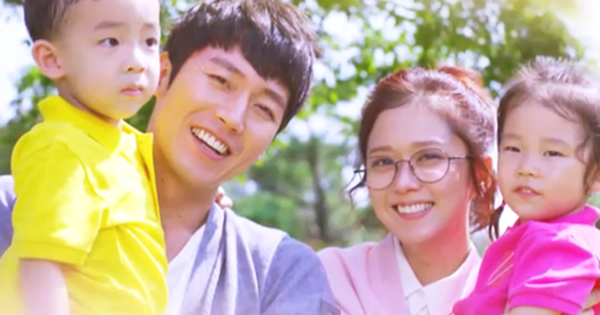 Mi Young (Jang Nara) cùng chồng hạnh phúc với cặp sinh đôi kháu khỉnh
