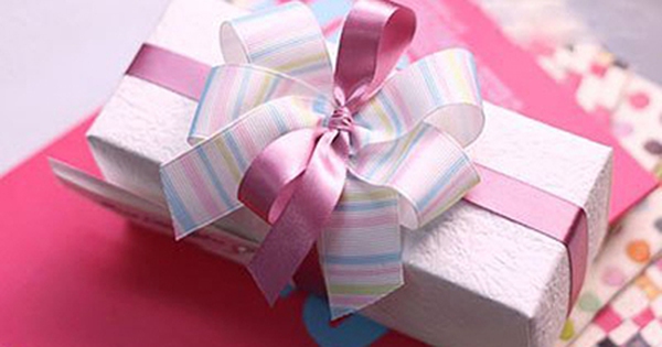 cách buộc nơ hộp quà