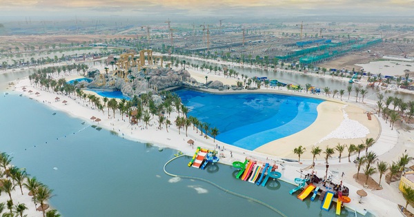 “Check-in” the world’s largest wave-making complex before the opening day