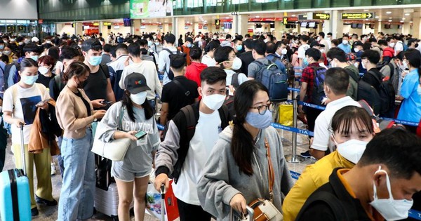 Information about congestion of the flight check-in system at Tan Son Nhat airport