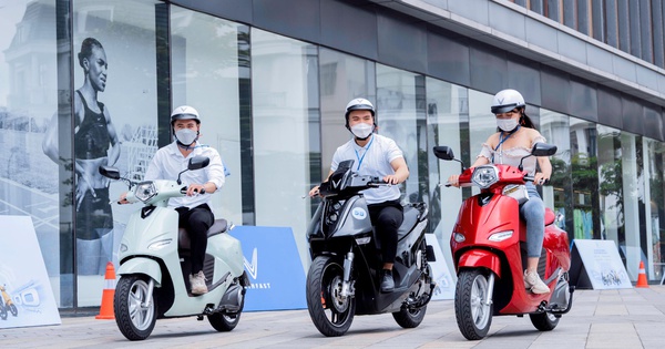 Xăng tăng chóng mặt, xe máy điện VinFast “giải bài toán tài chính” cho người dùng Việt