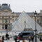 Bảo tàng Louvre vừa bị cướp giữa ban ngày trong vài phút: Hàng loạt kho báu vô giá của thế giới đã biến mất!