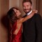 Victoria 52 tuổi vẫn diện đầm lụa sexy, tình tứ sánh đôi bên David Beckham