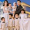 10 năm sinh 6 đứa con, nhà thuê 5 người giúp việc: Nhan sắc và cách người mẹ kiếm tiền gây chú ý