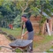 "Ông hoàng nhạc đỏ" chia tay vợ đẹp như hoa hậu, thấy sướng khi sống 1 mình trên đồi ở Thạch Thất