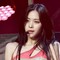 37 triệu người phát hoảng khi nữ ca sĩ vô tư làm điều “nhạy cảm” giữa concert
