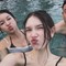 Em gái 19 tuổi cao 1m80 của Văn Lâm khoe vóc dáng nuột nà, đọ sắc cùng Yến Xuân trong chuyến du lịch Nha Trang