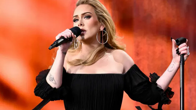 Độc lạ show Adele