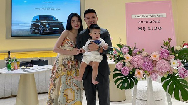 Dàn Ý Bài Viết: Tặng Chu Thanh Huyền chiếc xe sang trị giá gần chục tỷ đồng, Quang Hải giàu cỡ nào?
