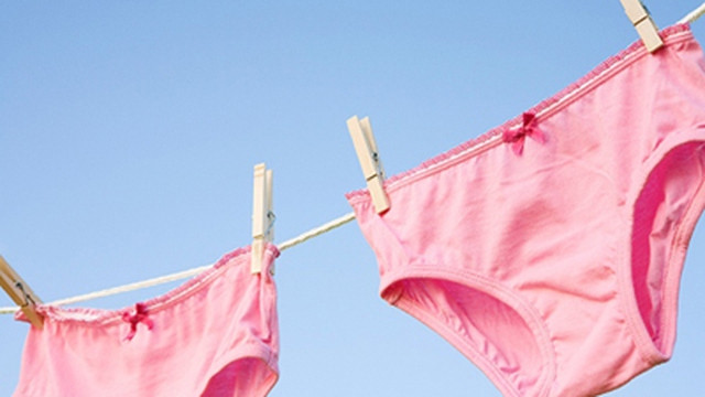 14 tuổi v&agrave; 8 kinh nghiệm ng&agrave;y đầu mặc quần l&oacute;t