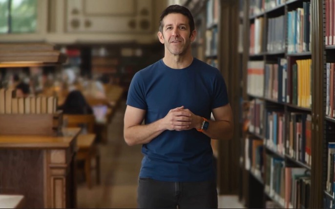 Chân dung kỹ sư cơ khí sinh năm 1975 có tiềm năng thế chỗ Tim Cook, trở thành CEO đế chế Apple trị giá 4.000 tỷ USD