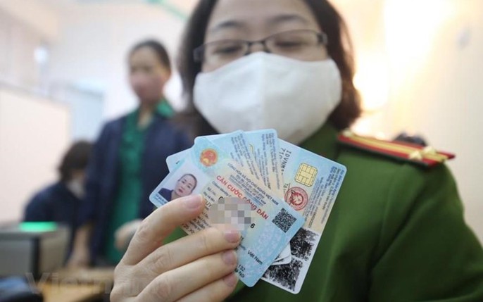 Người sinh năm 1965, 1985 và 2000 chú ý: Chỉ còn hơn 1 tháng để đổi thẻ Căn cước nếu không muốn bị phạt tiền 500.000 đồng