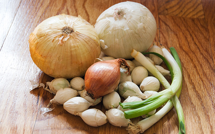 Hành tây, hành lá và tỏi loại nào tốt nhất cho sức khỏe? Câu trả lời sẽ  khiến bạn bất ngờ