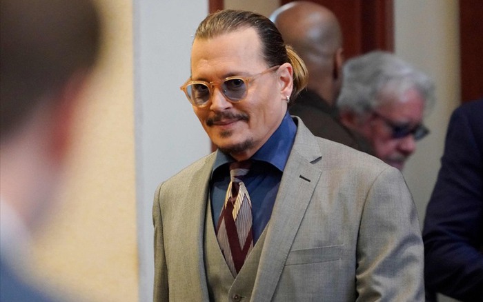 Thắng kiện Amber Heard, Johnny Depp "chơi lớn" tung luôn album ăn mừng