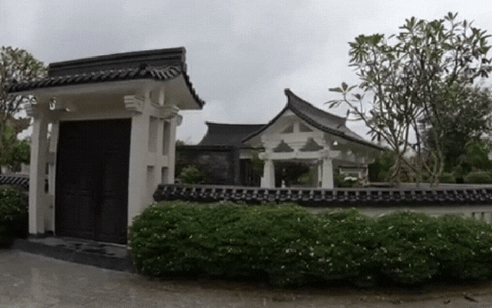 Câu lạc bộ nào có biệt danh là bà đầm già? [Giải đáp chi tiết]