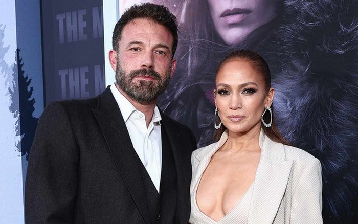 Ben Affleck không đeo nhẫn cưới giữa tin đồn ly hôn Jennifer Lopez