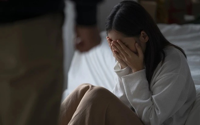 Tờ hóa đơn trong túi áo hé lộ bí mật động trời của chồng, cay đắng hơn cả,  anh chỉ nói đúng 3 từ khi bị vạch trần