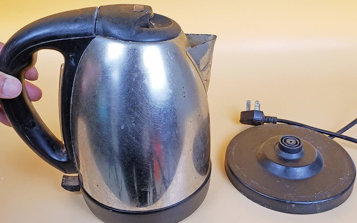 SAI LẦM dùng ấm siêu tốc vừa đốt tiền điện vừa tự rước hoạ vào thân