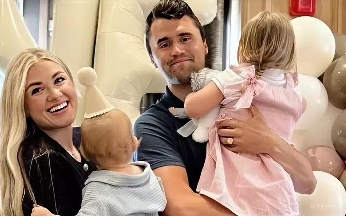 H&ocirc;n nh&acirc;n của hoa hậu Erika Frantzve v&agrave; ch&iacute;nh trị gia người Mỹ Charlie Kirk  vừa bị s&aacute;t hại