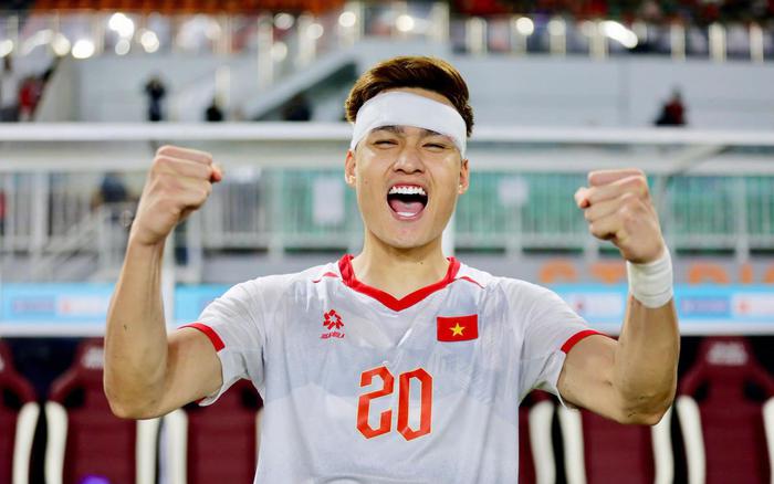 Tình hình mới nhất của Bùi Hoàng Việt Anh sau khi đổ máu vẫn kiên cường thi đấu đánh bại ĐT Indonesia