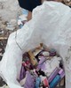 'Bãi rác' son không nguồn gốc, hết hạn sử dụng, người dân vẫn tranh nhau nhặt về
