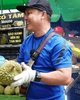 Xe sầu riêng “gắt” nhất Sài Gòn: Không ăn thử thì khỏi bán, mỗi ngày vẫn bay vèo vài trăm ký!